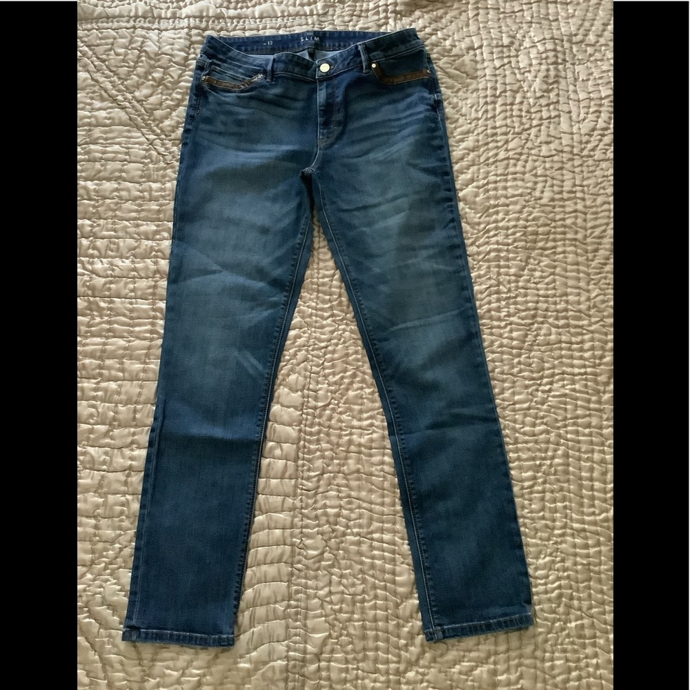 WHBM Slim Jeans w brown faux leather trim sz 12